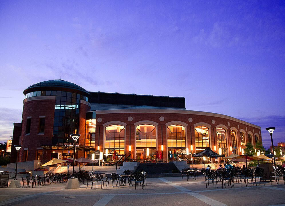 By ^ Missi ^ from Mississauga, Canada - Rose Theatre, CC BY 2.0, https://commons.wikimedia.org/w/index.php?curid=79338284